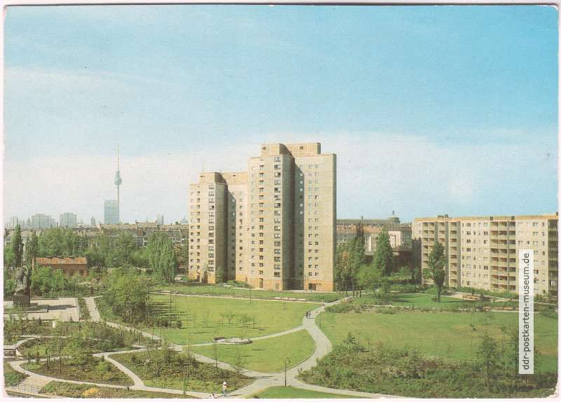 Neubauten am Ernst-Thälmann-Park - 1989