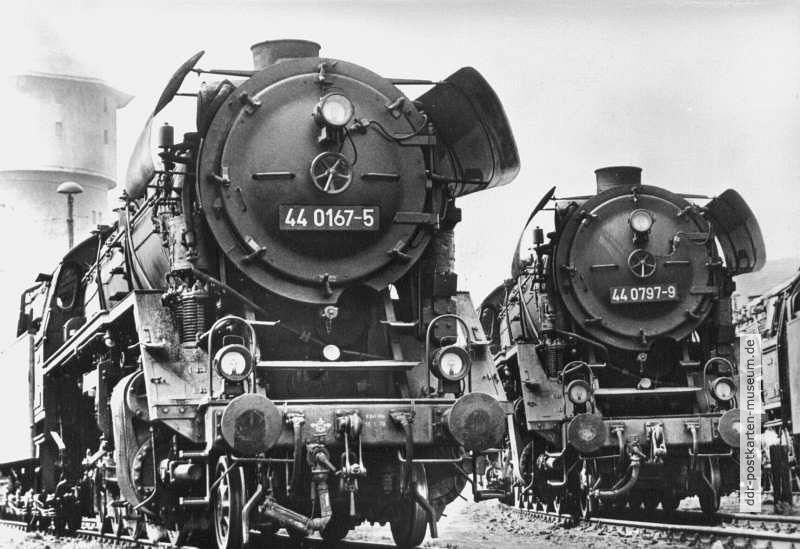 Dampflokomotiven 44 0167-5 und 44 0797-9 im Bahnbetriebswerk Nordhausen - 1982
