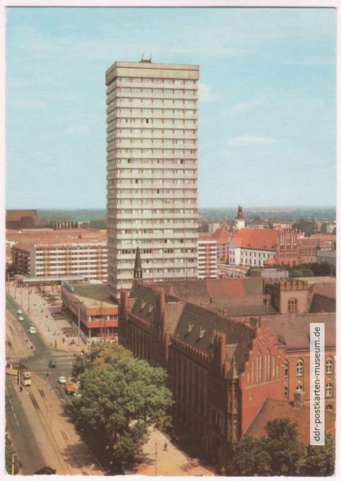 Blick vom Hochhaus Gubener Straße zum Oderturm - 1980
