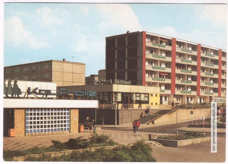 Neubauten und Kaufhalle in Neuberesinchen - 1987