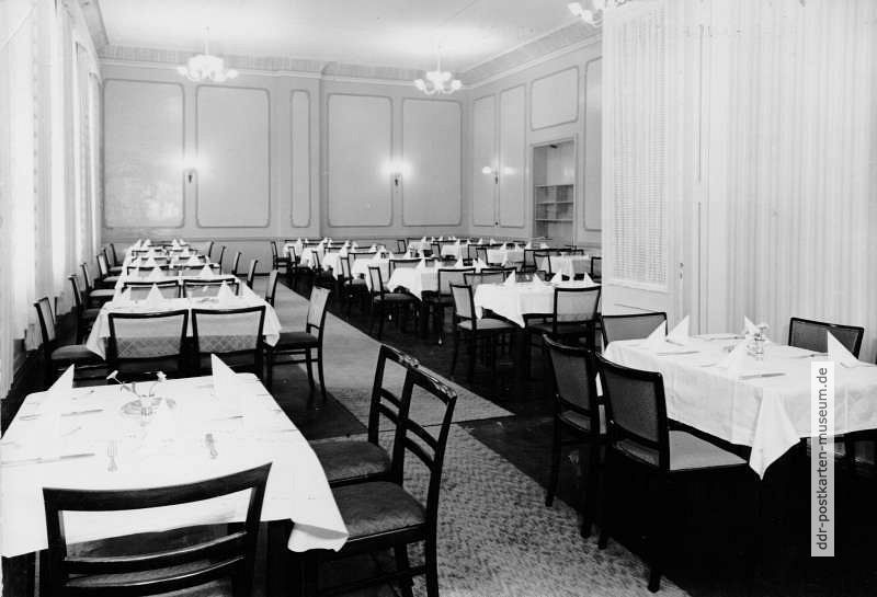 Warnemünde, HO-Gaststätte im Strandhotel - 1955