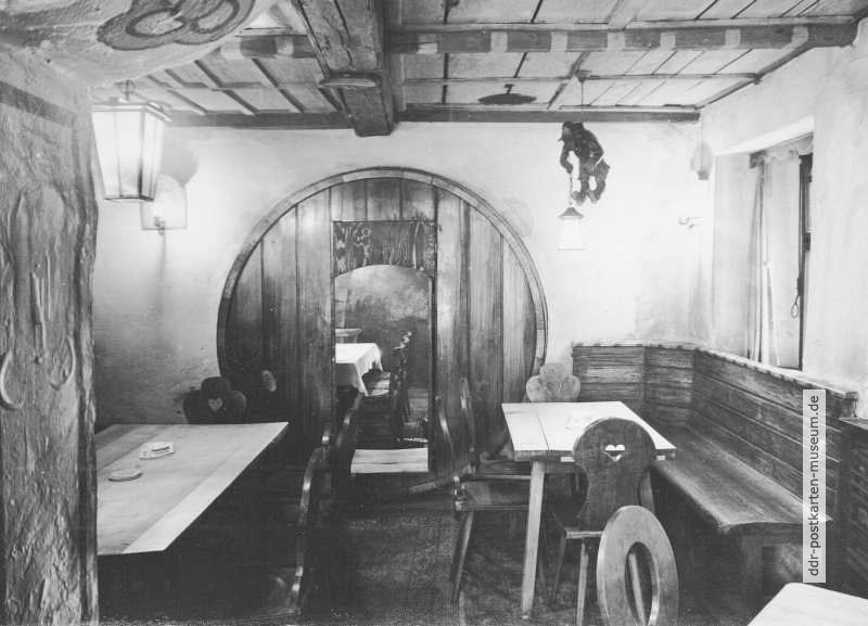 HO-Gaststätte "Das Loch", Eingang zum Schlupfloch - 1956