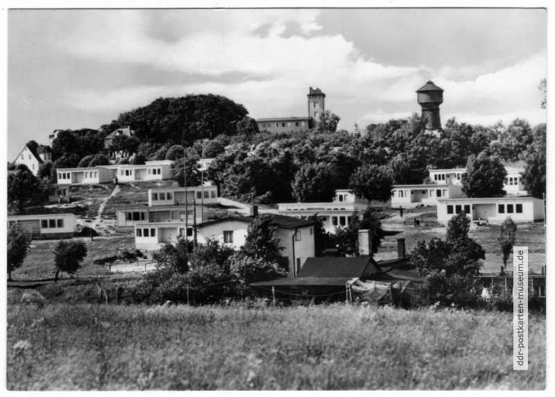 Bungalows im FDGB-Urlauberdorf, Wasserturm - 1969