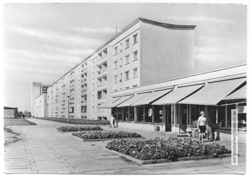 Neubauten und Kaufhalle in der Lutherstraße - 1968