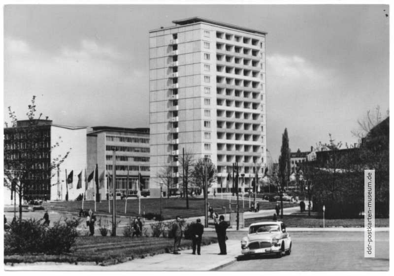 Hochhaus an der Dresdner Straße - 1968