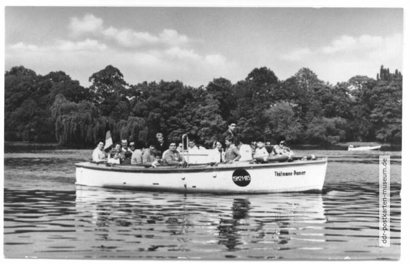Schloßteich, Motorboot "Thälmann-Pionier" - 1962