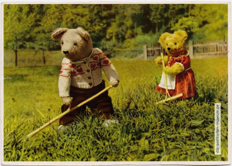 Karte aus Kinderkalender, Teddy & Teddine mähen Gras - 1957