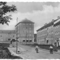 Lauchhammer-Mitte, Platz der Solidarität und Hotel "Der Koker" - 1959