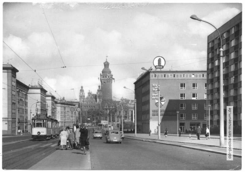 Blick vom Bayerischen Platz zum Rathaus, Straßenbahn Linie 18 - 1970