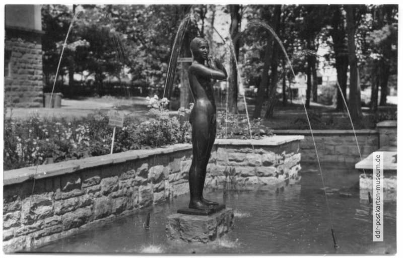 Moorbad Lobenstein, Brunnenfigur im Kurpark - 1961