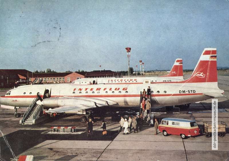 Flughafen Berlin-Schönefeld, "IL 18" nach der Landung - 1968