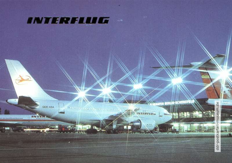 Flughafen Berlin-Schönefeld, "Airbus A 310" der Interflug - 1990