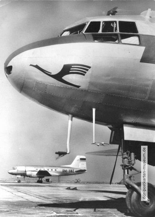 Mittelstreckenflugzeuge "IL 14" auf dem Flughafen Berlin-Schönefeld - 1956