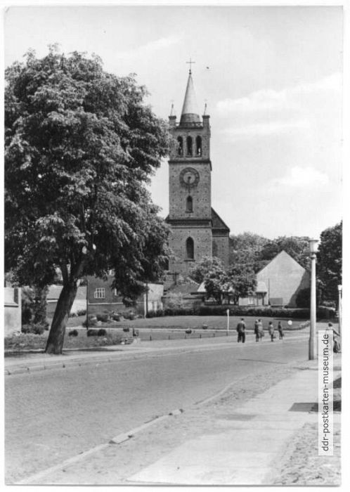 Ernst-Thälmann-Straße mit Evangelischer Kirche - 1972