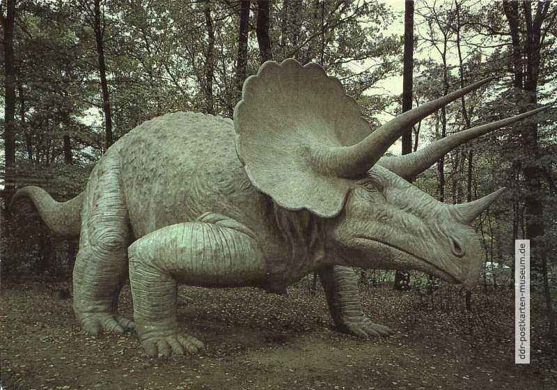 Saurierparkanlage mit Triceratops aus der Kreidezeit - 1986