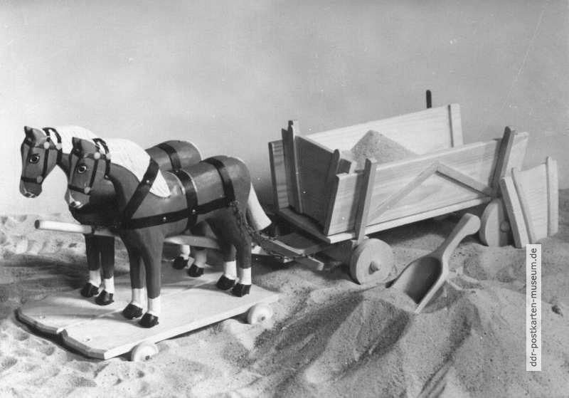Seiffener Spielzeug, Pferde im Gespann - 1958/1976