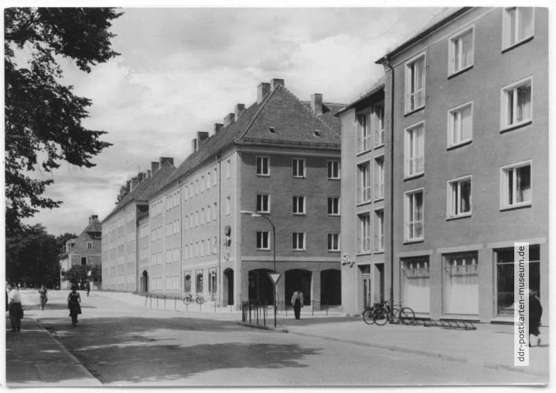 Neubauten am Zinzendorfplatz / Dr.-Külz-Straße - 1972