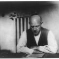Ernst Thälmann 1943 in der Gefängniszelle in Hannover, aufgenommen von seiner Tochter - 1974