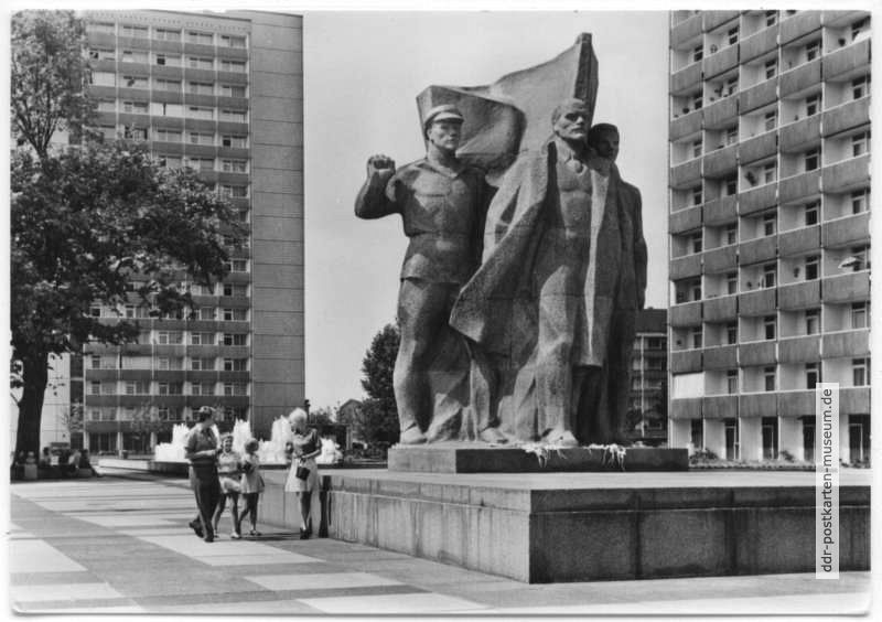 Dresden, Lenin-Denkmal an der Prager Straße - 1977