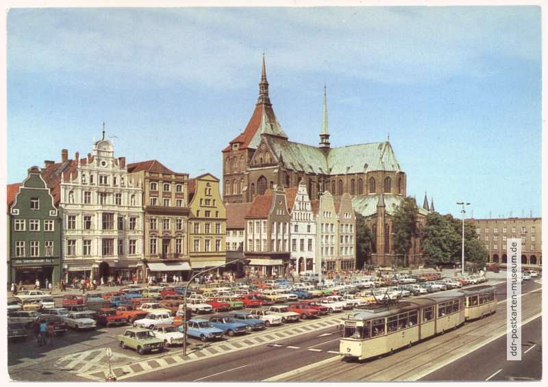 Ernst-Thälmann-Platz mit Marienkirche - 1986