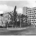 Bahnhofs-Hotel mit HO-Gaststätte und Wohnhochhaus - 1966