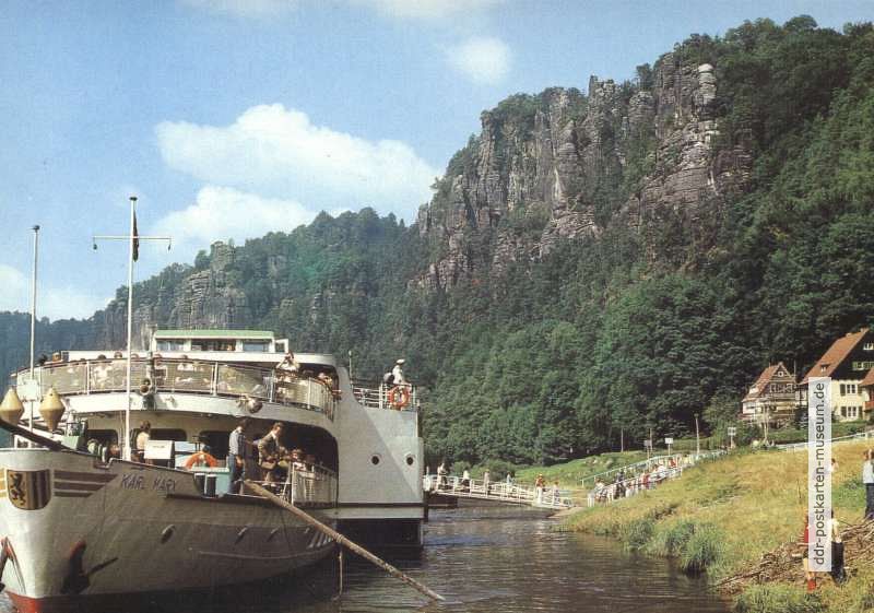 Anlegestelle der Weißen Flotte in Rathen, Fahrgastschiff "Karl Marx" - 1987