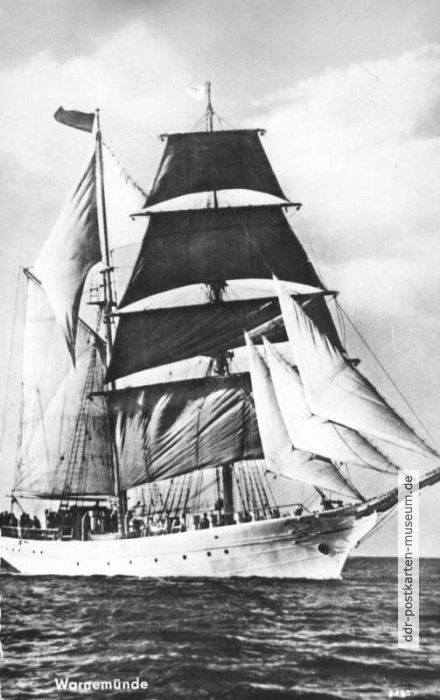 Segelschulschiff "Wilhelm Pieck" vor Warnemünde - 1959