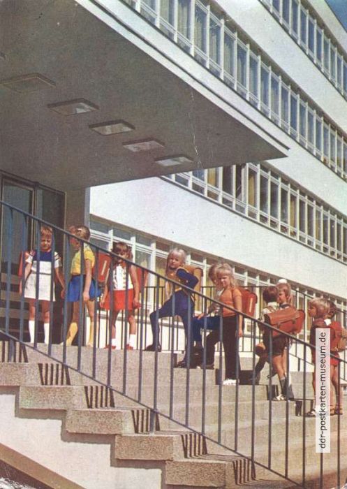 Postkarte zum Schulanfang von 1974 - VEB Postkarten-Verlag Berlin
