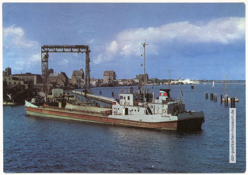 Stralsunder Hafen, Kohlefrachtschiff "Jasmund" - 1976