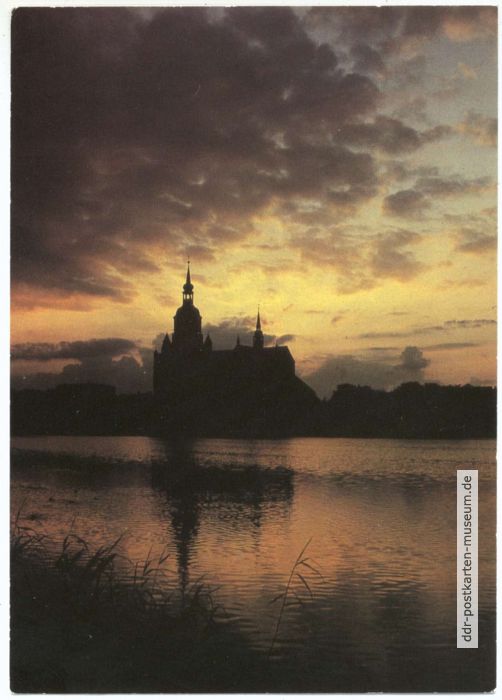 Blick auf die Marienkirche bei Sonnenuntergang - 1983