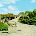 Tierpark Berlin, "Cafeteria" mit Blick über die Terrasse zur Milch-Eisbar - 1974