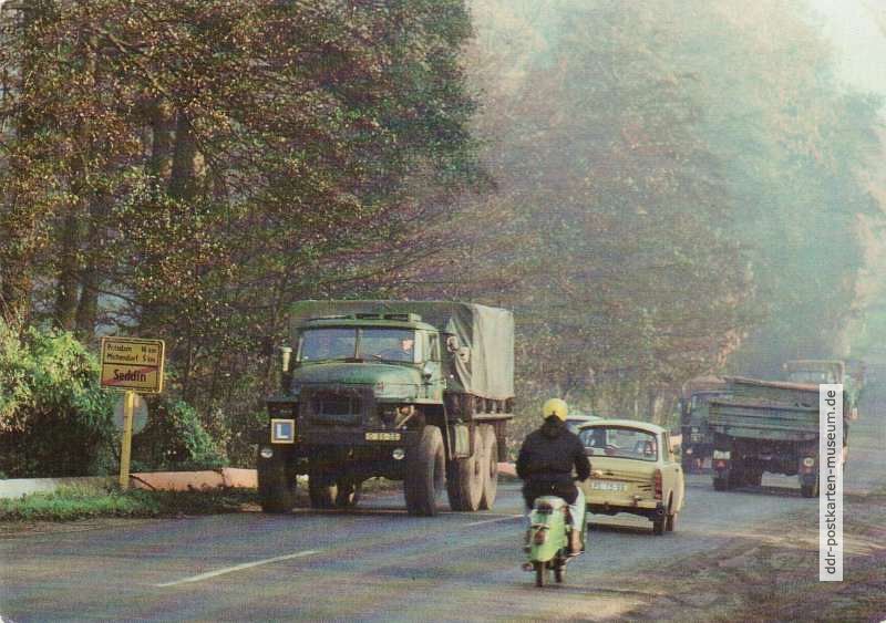 Trabant 601 im DDR-Verkehrsgewimmel - 1987