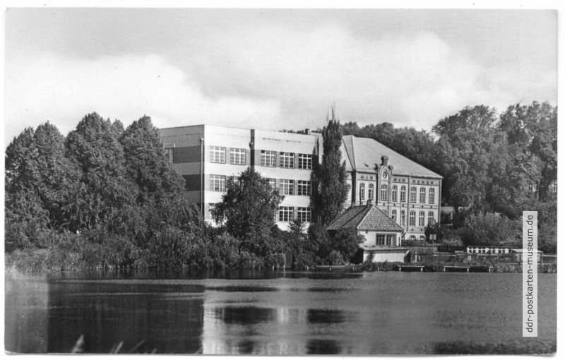 Goethe-Schule mit Neubau - 1968