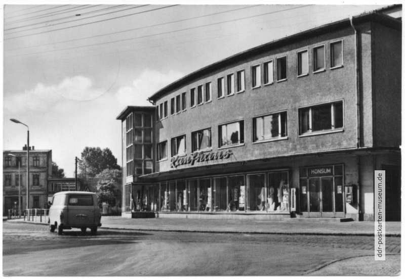 Konsum-Kaufhaus in der Eisenbahnstraße - 1968