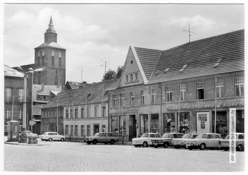 Platz der Einheit und Petrikirche - 1977