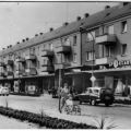 Neue Wohnhäuser und Geschäfte an der Breiten Straße - 1971
