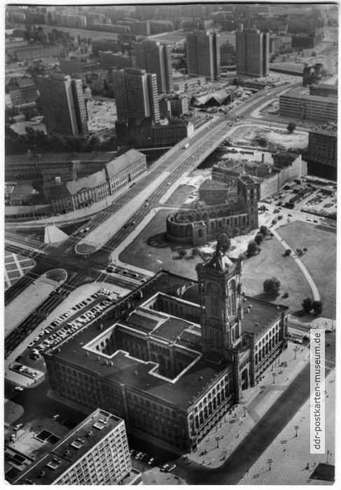 Blick vom Fernsehturm, Rathaus, Nikolaikirche - 1975