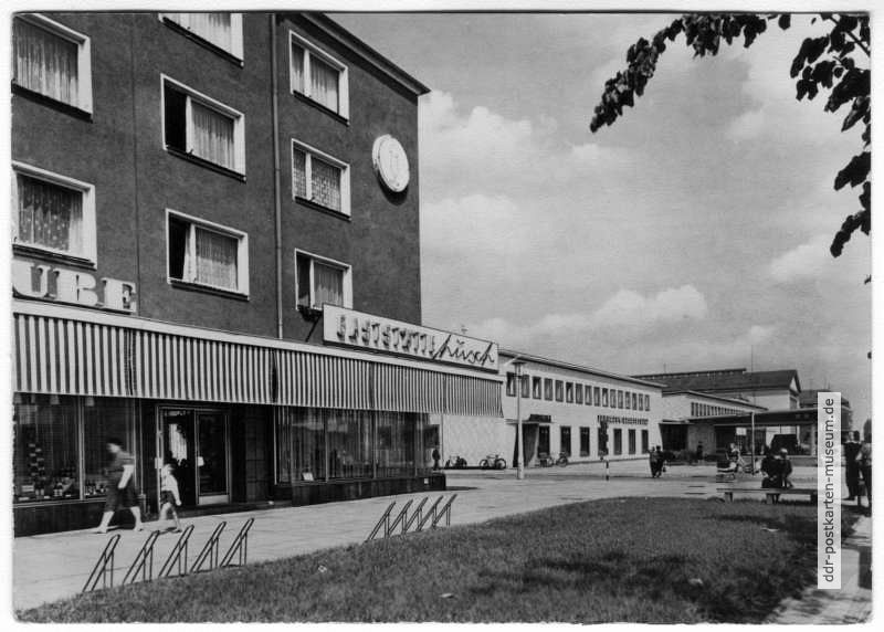 HO-Gaststätte "Husch" in der Leninallee - 1964