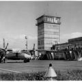 Abfertigungsgebäude des Flughafens Erfurt, AN-24 der Interflug - 1968
