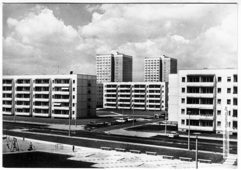 Lowetscher Viertel mit Punkthochhäusern an der Györer Straße - 1974