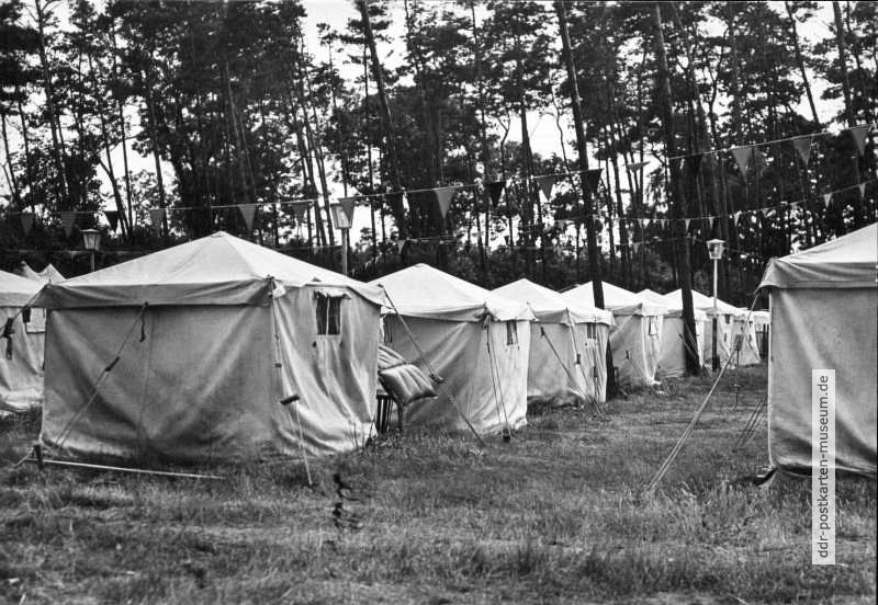 Ferienlager der Berufsschule Nachterstedt in Pepelow (Kreis Bad Doberan) - 1964