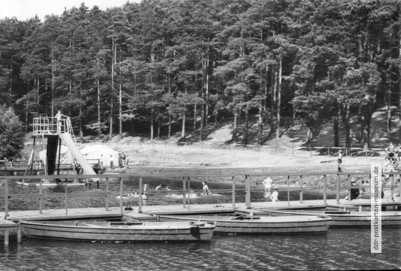 Badestrand und Bootsanlegestelle vom Pionierlager in Prebelow - 1968