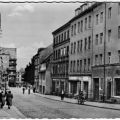 Bahnhofstraße mit Hochhaus (?!) - 1957