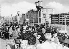 Berlin-Friedrichshain, Terrassencafe vom "Cafe Warschau" an der Stalinallee - 1954