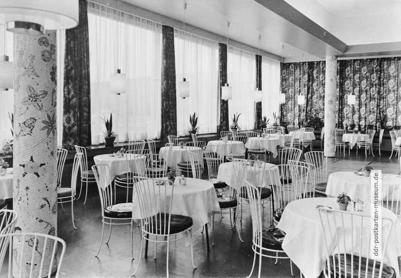 Eisenhüttenstadt,  Cafe im Hotel "Lunik" - 1964