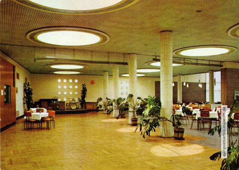 Tierpark Berlin, "Festsaal" der HO-Großgaststätte mit 550 Plätzen - 1979