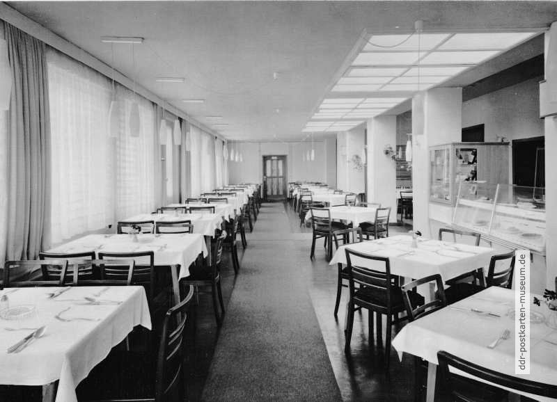 Kühlungsborn, "Union-Hotel" mit Speisesaal - 1965