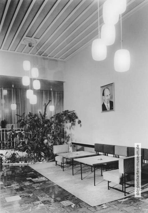 Eisenhüttenstadt, Empfangshalle im Hotel "Lunik" - 1965