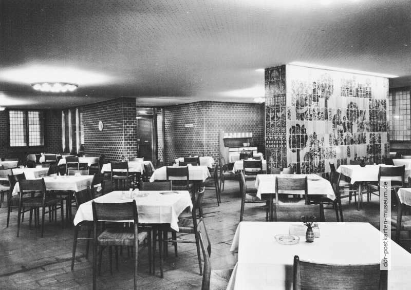Magdeburg, Hotel "International" mit Bierlokal "Pilsner Quelle"  - 1963