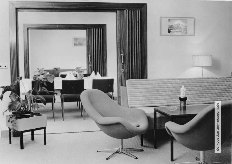 Neubrandenburg, Hotel "Vier Tore" mit Großraum-Appartement - 1973